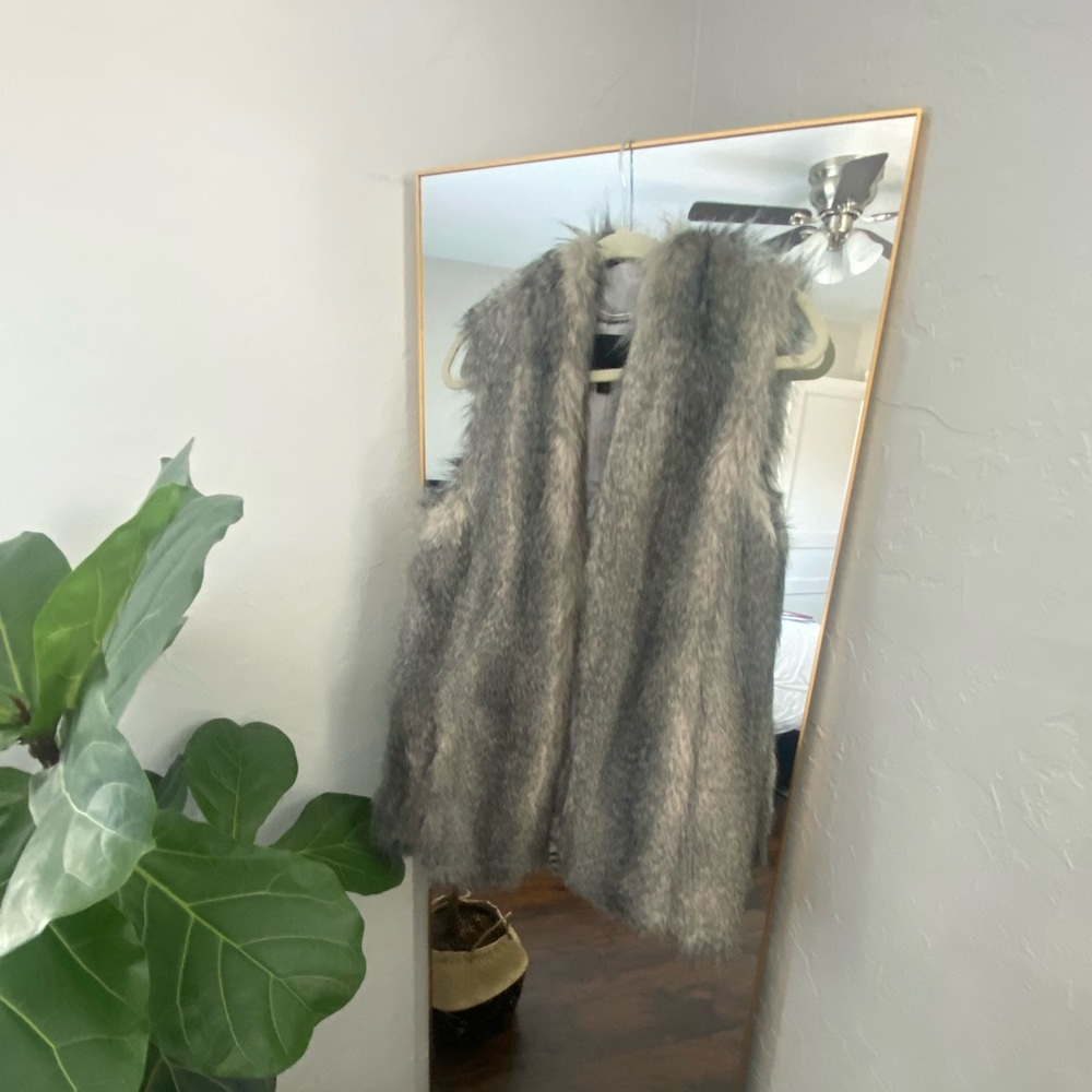Fur vest